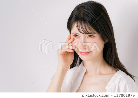 女性的眼睛 137801979