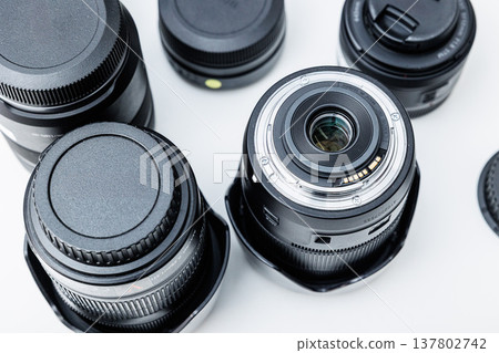 Image of a single-lens reflex camera lens Image of a photo 137802742