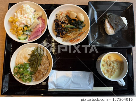 日式自助早餐 137804016