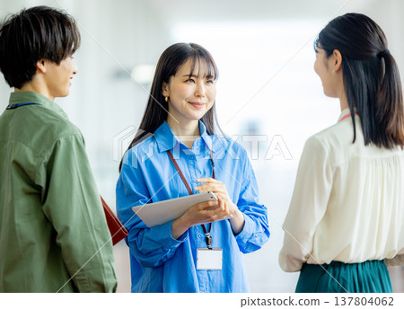 Staff meeting Staff meeting 137804062