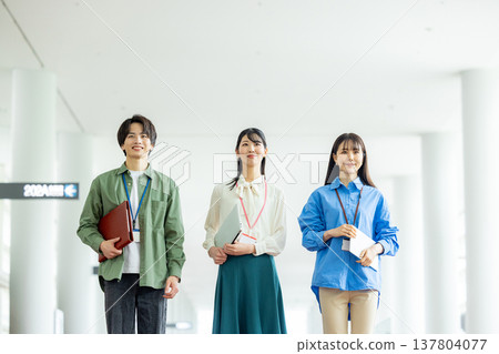 Creative business team Creative business team 137804077