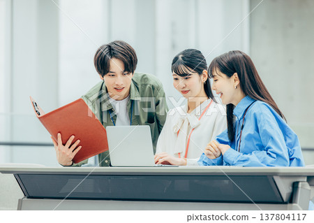 Meeting scene between men and women 137804117