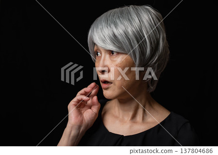 老年人有皮膚問題的圖片 137804686