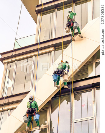Building craftsmen Building craftsmen 137806582