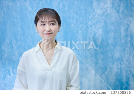 Smiling woman in her 60's Smiling woman in her 60's 137808836