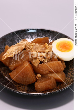 紅燒五花肉配蘿蔔，豬肉，蘿蔔，菜餚 137809048