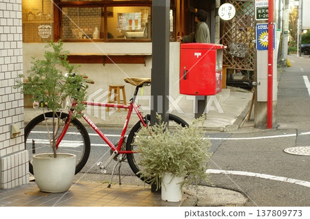 Cafe on the street corner Cafe on the street corner 137809773