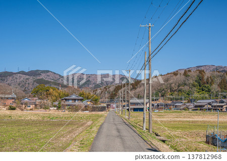 Rural scenery of Nishiasaimachi, Lake Biwa, Nagahama City, Shiga Prefecture 137812968