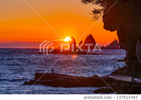 （靜岡縣）西伊豆和大瀧海岸的日落 137815493