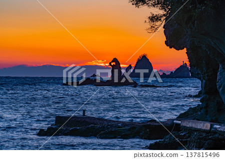 （靜岡縣）西伊豆和大瀧海岸的日落 137815496