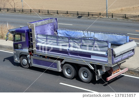 自卸車圖像 137815857