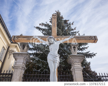 [Ukraine] A statue of Jesus Christ on the cross is displayed in the square of St. Jura Cathedral in Lviv, western Ukraine. 137817211
