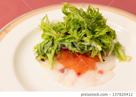 美味的鯛魚薄片晚餐 美味的鯛魚薄片晚餐 137820412