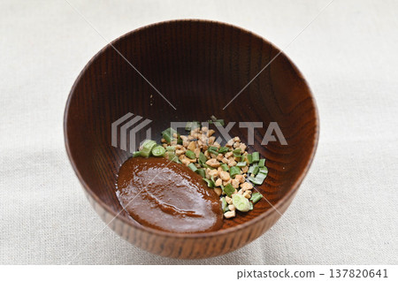即溶納豆味噌湯的配料 即溶納豆味噌湯的配料 137820641