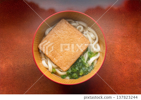 Hand-made udon Hand-made udon Japanese cuisine Hand-made udon Hand-made udon Japanese cuisine 137823244