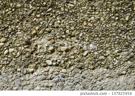 Exposed aggregate concrete wall texture 137825958