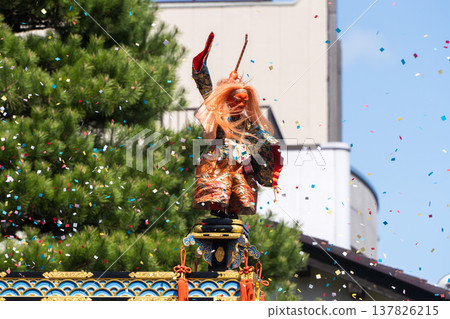 高山祭期間,花車上的機械木偶表演(岐阜縣高山市) 高山祭期間,花車上的機械木偶表演(岐阜縣高山市) 137826215