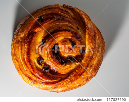 美味的葡萄乾麵包 美味的葡萄乾麵包 137827390