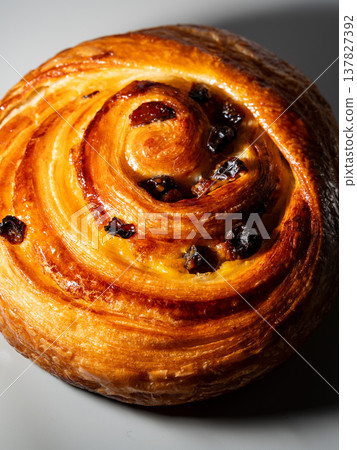 美味的葡萄乾麵包 137827392