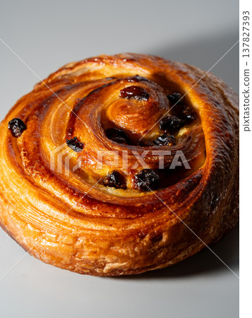 美味的葡萄乾麵包 137827393