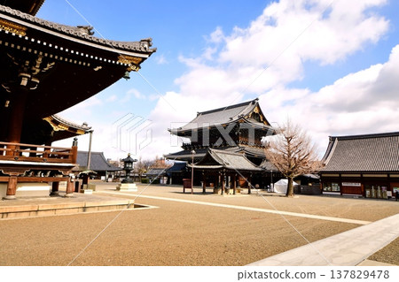 Kyoto Prefecture, Higashi Honganji Temple, Mikage-do Gate (Important Cultural Property), Tokiwa-cho, Shimogyo-ku, Kyoto City Kyoto Prefecture, Higashi Honganji Temple, Mikage-do Gate (Important Cultural Property), Tokiwa-cho, Shimogyo-ku, Kyoto City 137829478