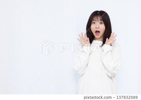 驚訝又驚訝的女人 137832089