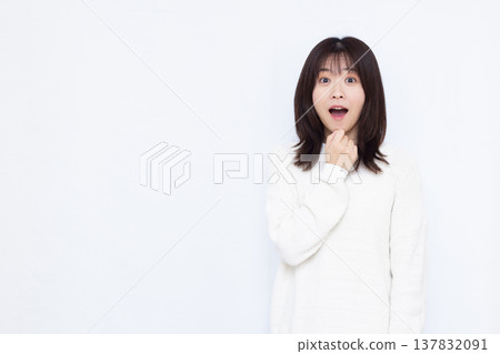 驚訝又驚訝的女人 137832091