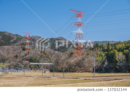 滋賀縣長濱市琵琶湖西阿西町的田園風光 滋賀縣長濱市琵琶湖西阿西町的田園風光 137832144