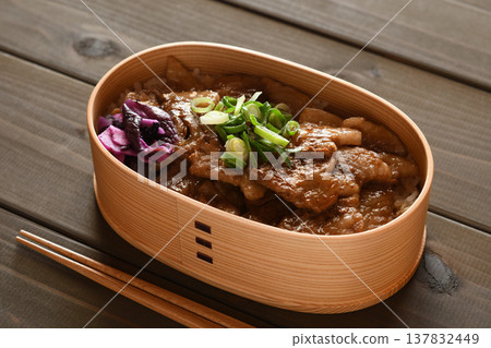 豬肉蓋飯便當 豬肉蓋飯便當 137832449