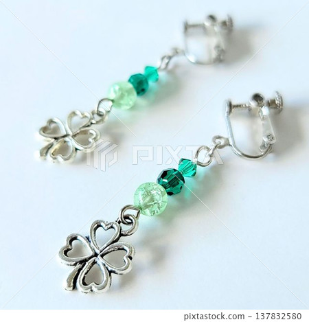 Handmade dangling beaded earrings with a four-leaf clover charm (green) Handmade dangling beaded earrings with a four-leaf clover charm (green) 137832580