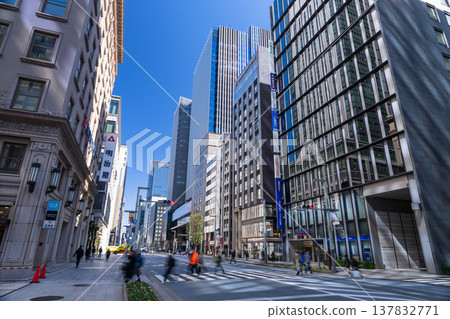 東京京橋地區的都市景觀－建築峽谷 137832771