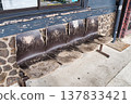 worn chair 137833421