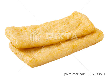 兩塊炸豆腐，透明背景（png） 137833551