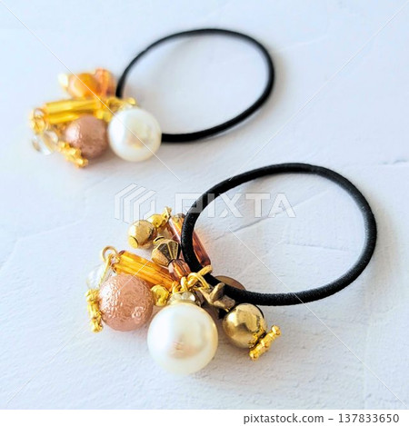 Handmade kids' hair tie with lots of colorful beads (brown) Handmade kids' hair tie with lots of colorful beads (brown) 137833650