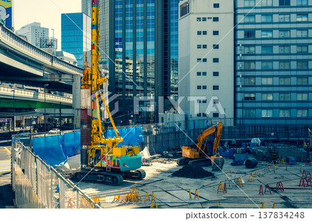 Ikebukuro under redevelopment: heavy machinery, buildings, and the Metropolitan Expressway. 2026.02 b-3 Warm and cool color emphasis Ikebukuro under redevelopment: heavy machinery, buildings, and the Metropolitan Expressway. 2026.02 b-3 Warm and cool color emphasis 137834248
