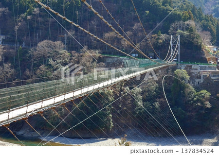 Tanize Suspension Bridge, Tanize side (Totsukawa Village, Nara Prefecture) Tanize Suspension Bridge, Tanize side (Totsukawa Village, Nara Prefecture) 137834524