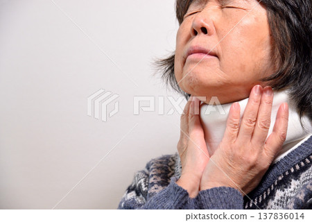 車禍保險、頸部疼痛、頸椎扭傷（圖） 137836014