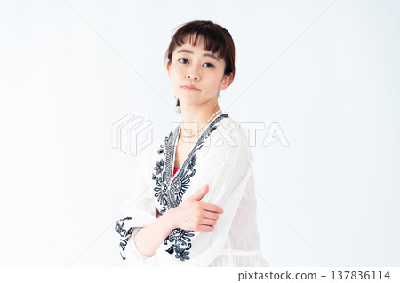 年輕的女士的肖像 137836114