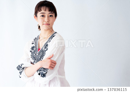 年輕的女士的肖像 137836115