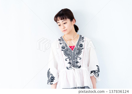 年輕的女士的肖像 137836124