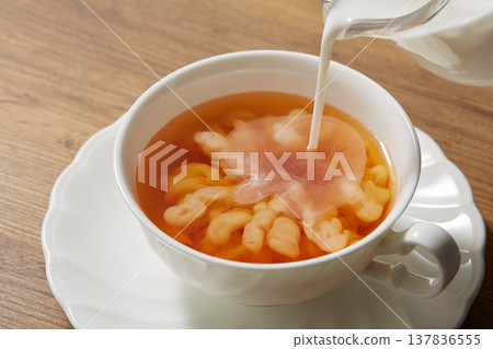 往茶裡加牛奶 137836555