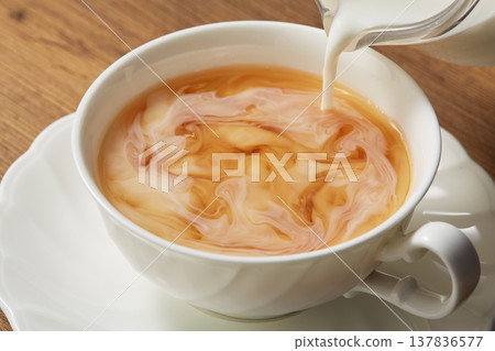 往茶裡加牛奶 往茶裡加牛奶 137836577