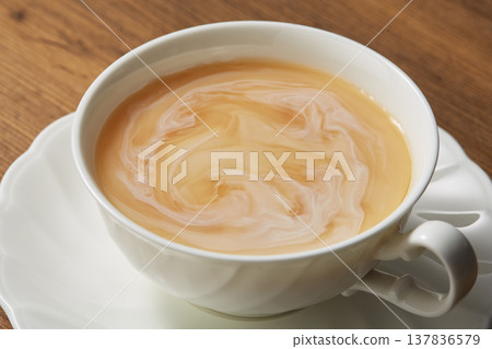 往茶裡加牛奶 往茶裡加牛奶 137836579