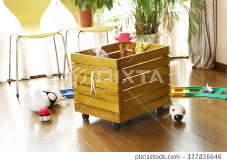 木製玩具箱 木製玩具箱 137836646