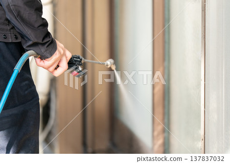 Window cleaning/high pressure washing Window cleaning/high pressure washing 137837032
