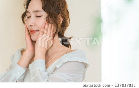 美麗、護膚、好肌膚、女性化妝圖片 美麗、護膚、好肌膚、女性化妝圖片 137837833
