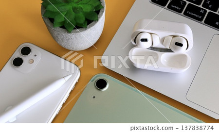 辦公用品、數位設備、小工具 辦公用品、數位設備、小工具 137838774