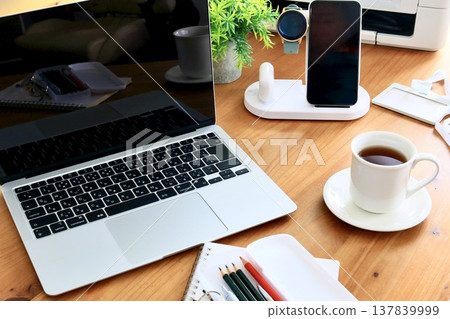  Business image 137839999