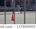 網球場上放置的標誌桿 137840009