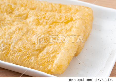 盤子裡的炸豆腐特寫 137840150